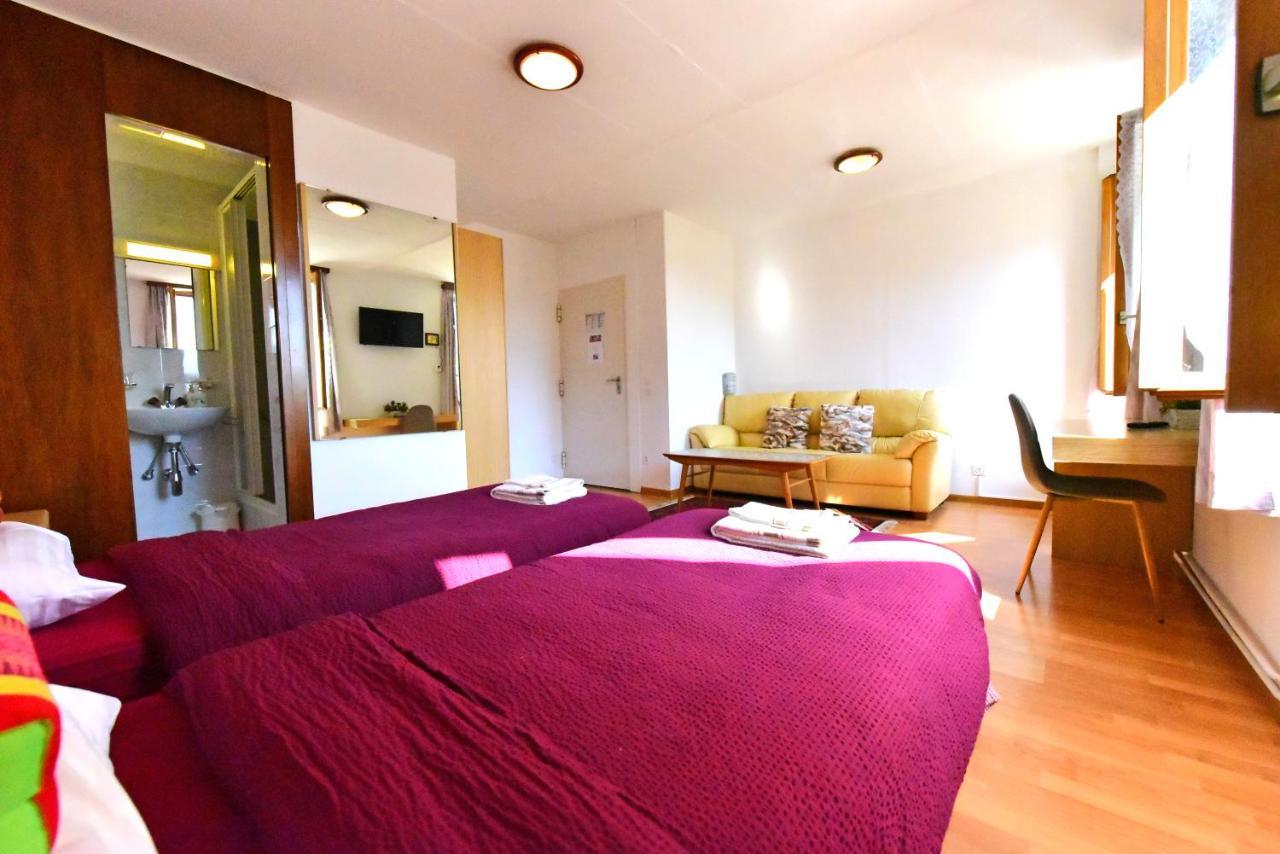Hotel Pensione Serena Purasca Esterno foto