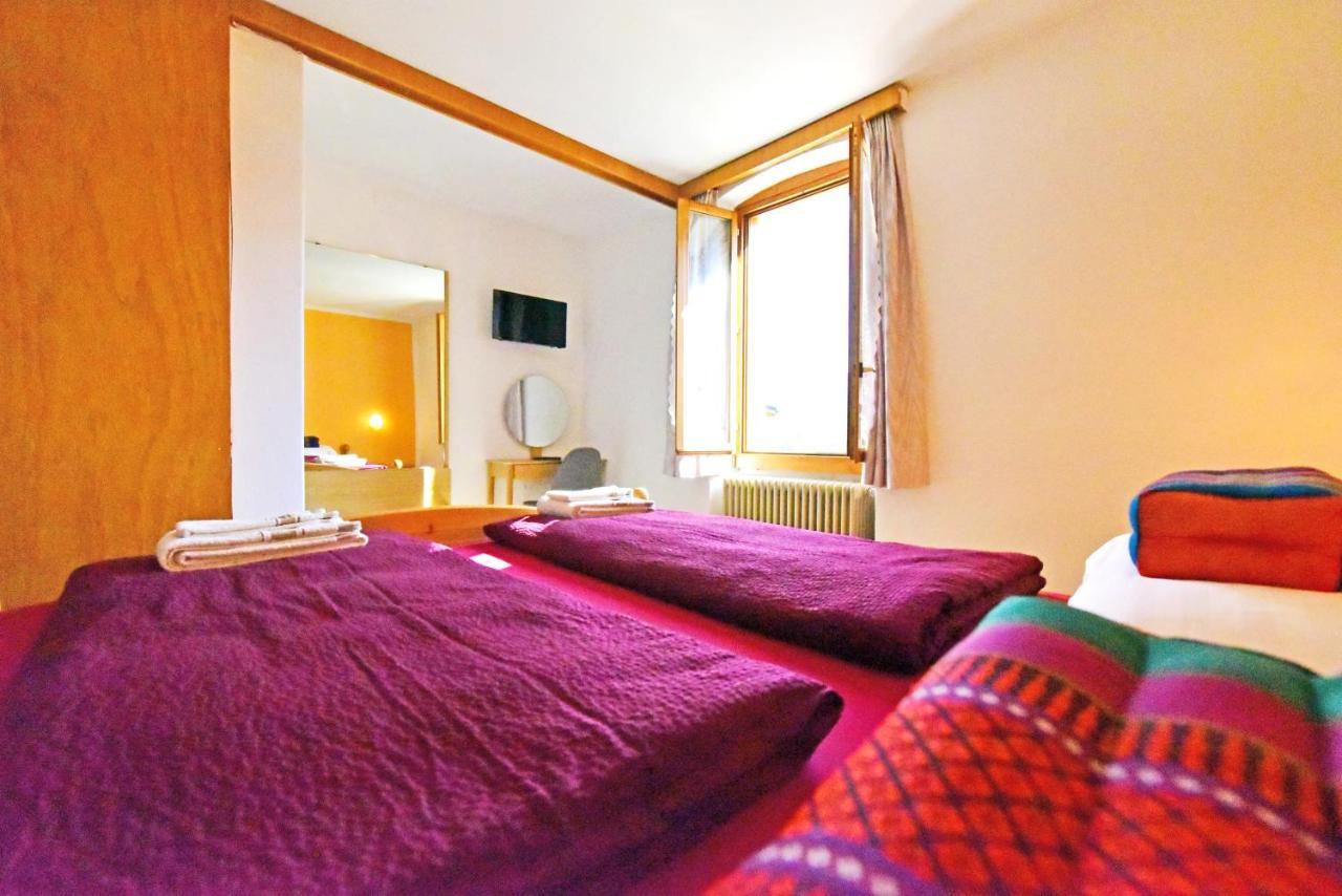 Hotel Pensione Serena Purasca Esterno foto