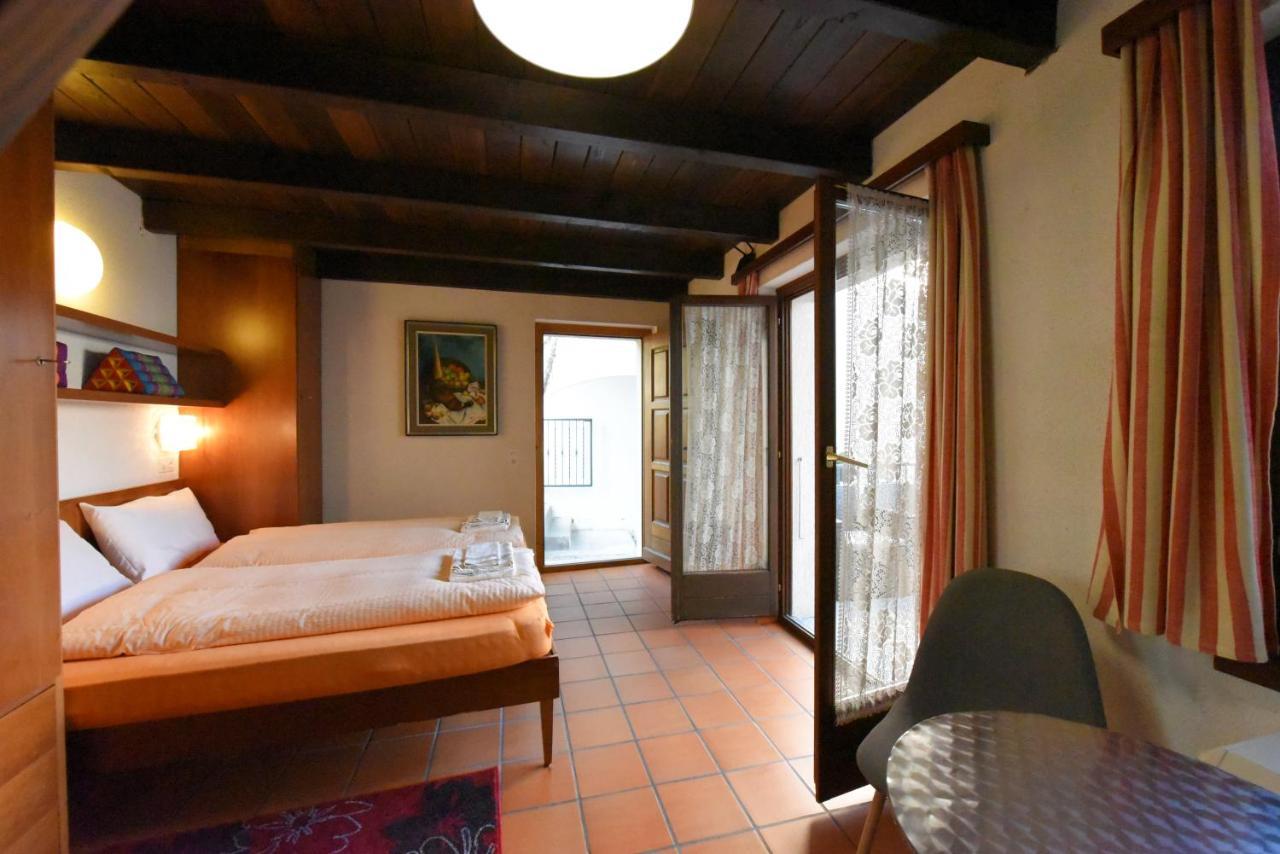 Hotel Pensione Serena Purasca Esterno foto