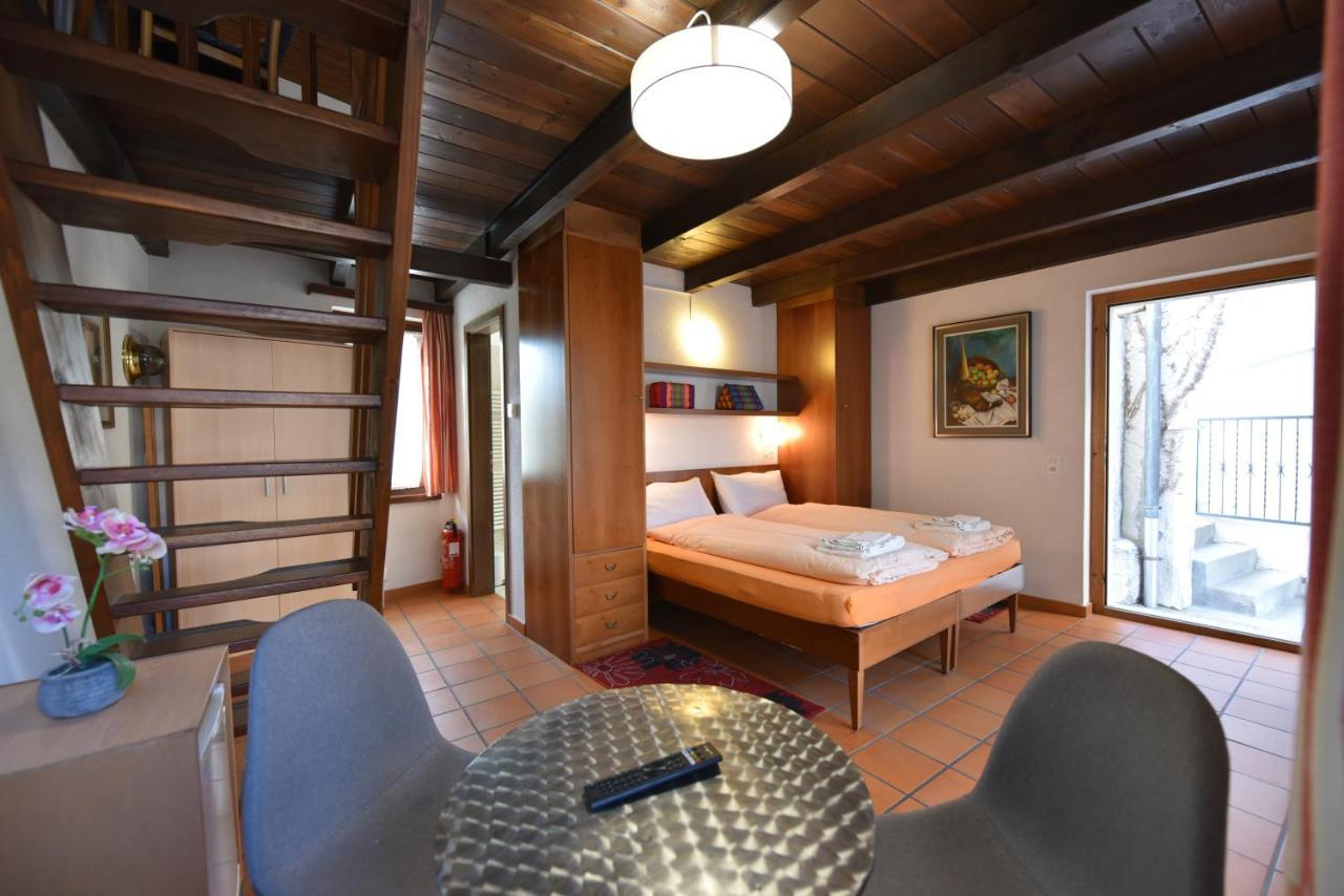 Hotel Pensione Serena Purasca Esterno foto